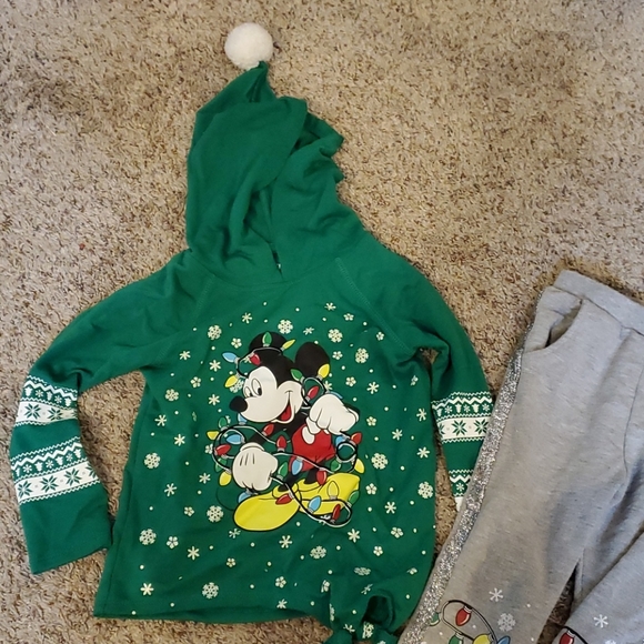 4T mickey mouse outfit - Picture 2 of 3